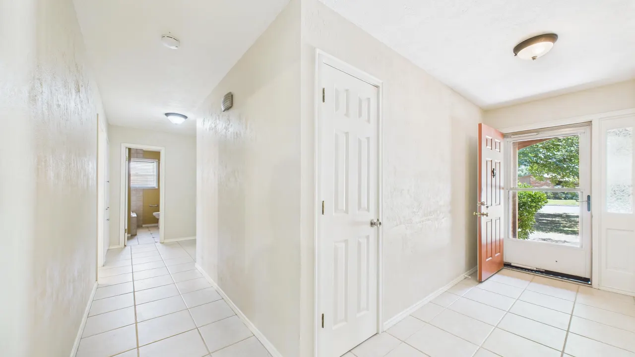 Photo 10 — 3022 67th Street, Lubbock, TX 79413