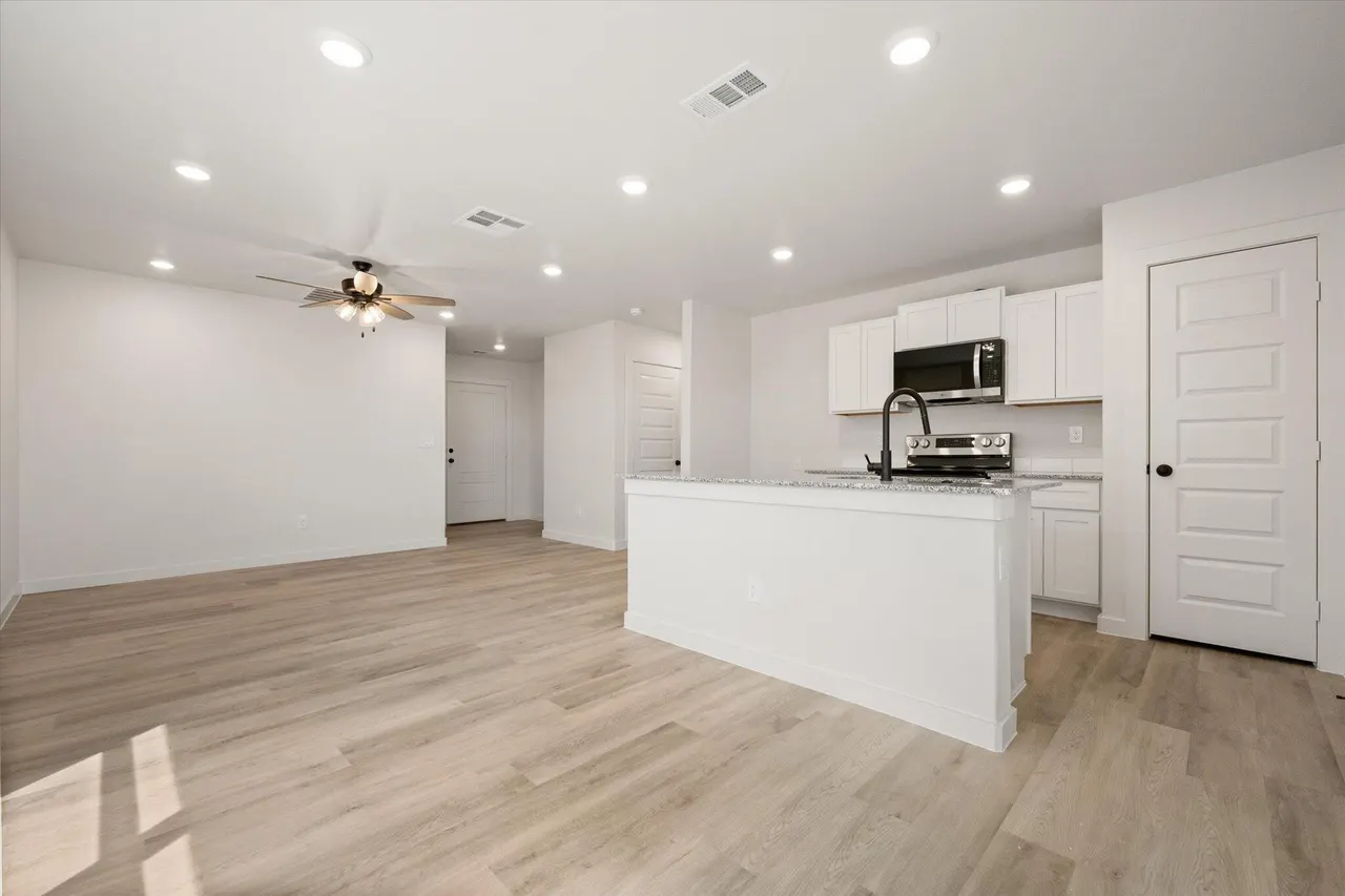 Photo 9 — 7419 64th Street, Lubbock, TX 79407