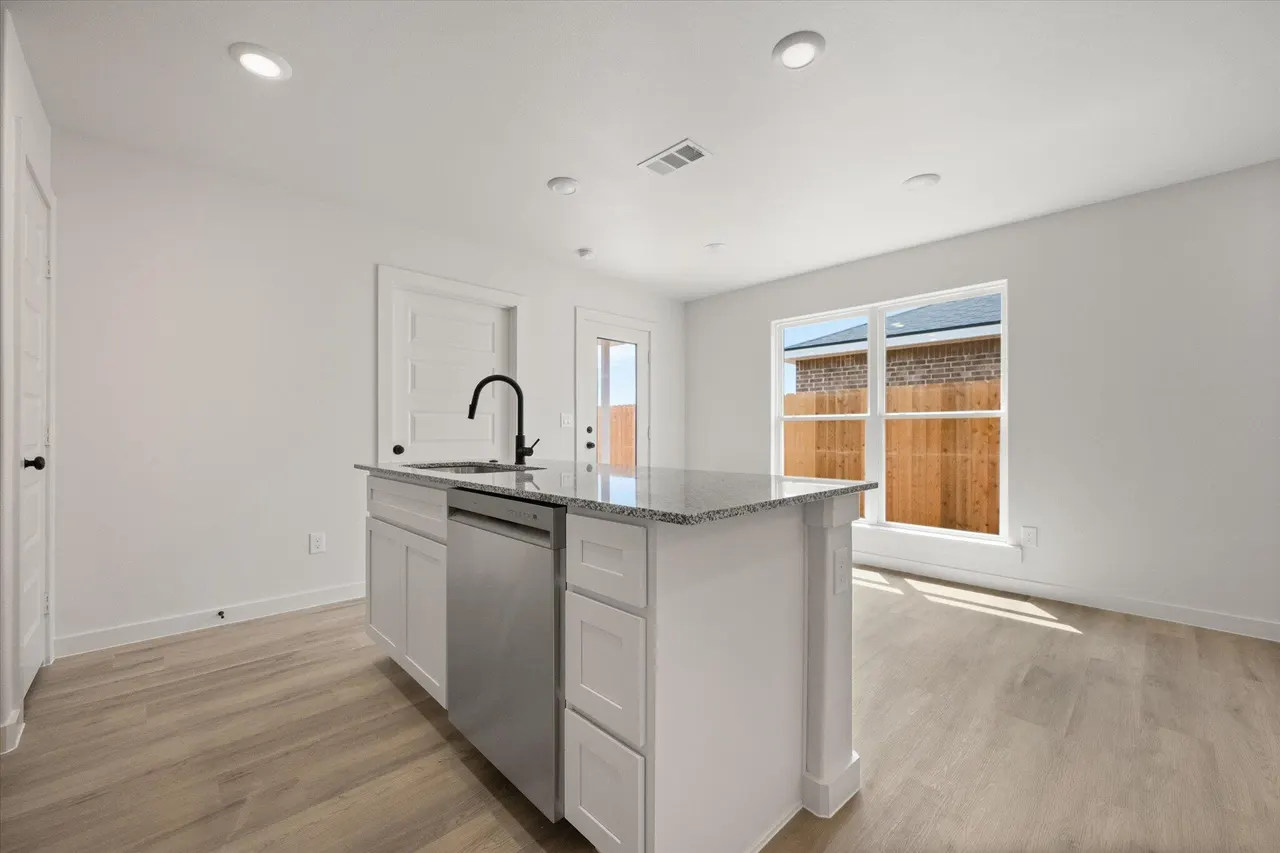 Photo 14 — 7419 64th Street, Lubbock, TX 79407