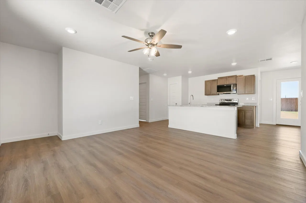 Photo 6 — 7421 64th Street, Lubbock, TX 79407
