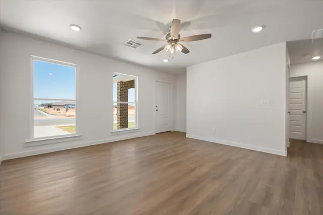 Photo 7 — 7421 64th Street, Lubbock, TX 79407