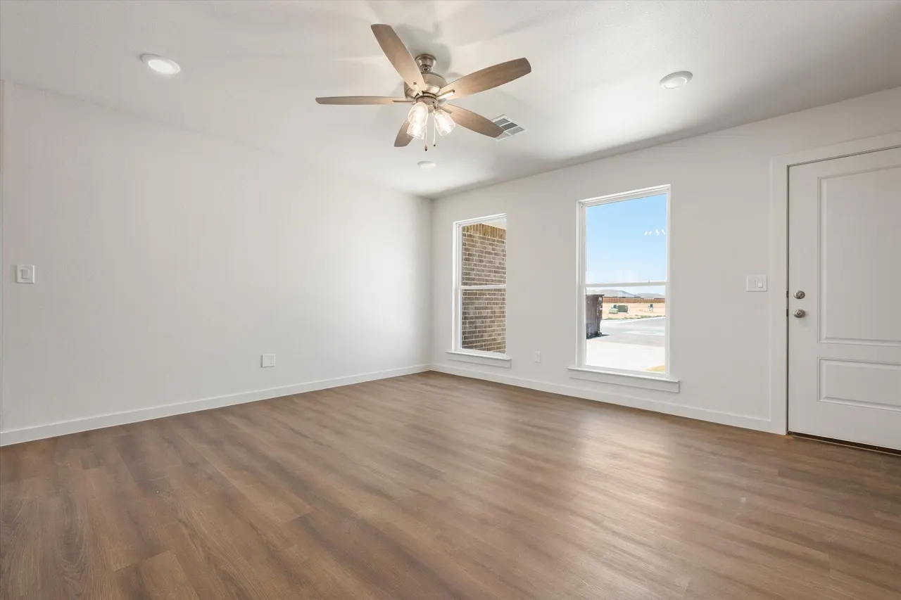 Photo 8 — 7421 64th Street, Lubbock, TX 79407