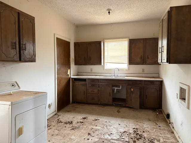 Photo 2 — 1217 Montgomery Street, Memphis, TX 79245