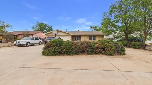 Photo 2 — 5408 26th Street, Lubbock, TX 79407