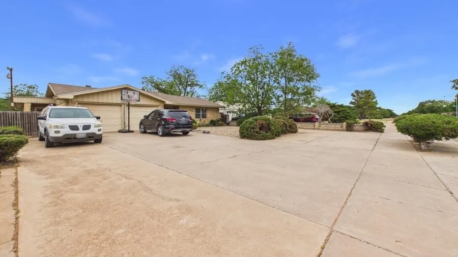 Photo 4 — 5408 26th Street, Lubbock, TX 79407