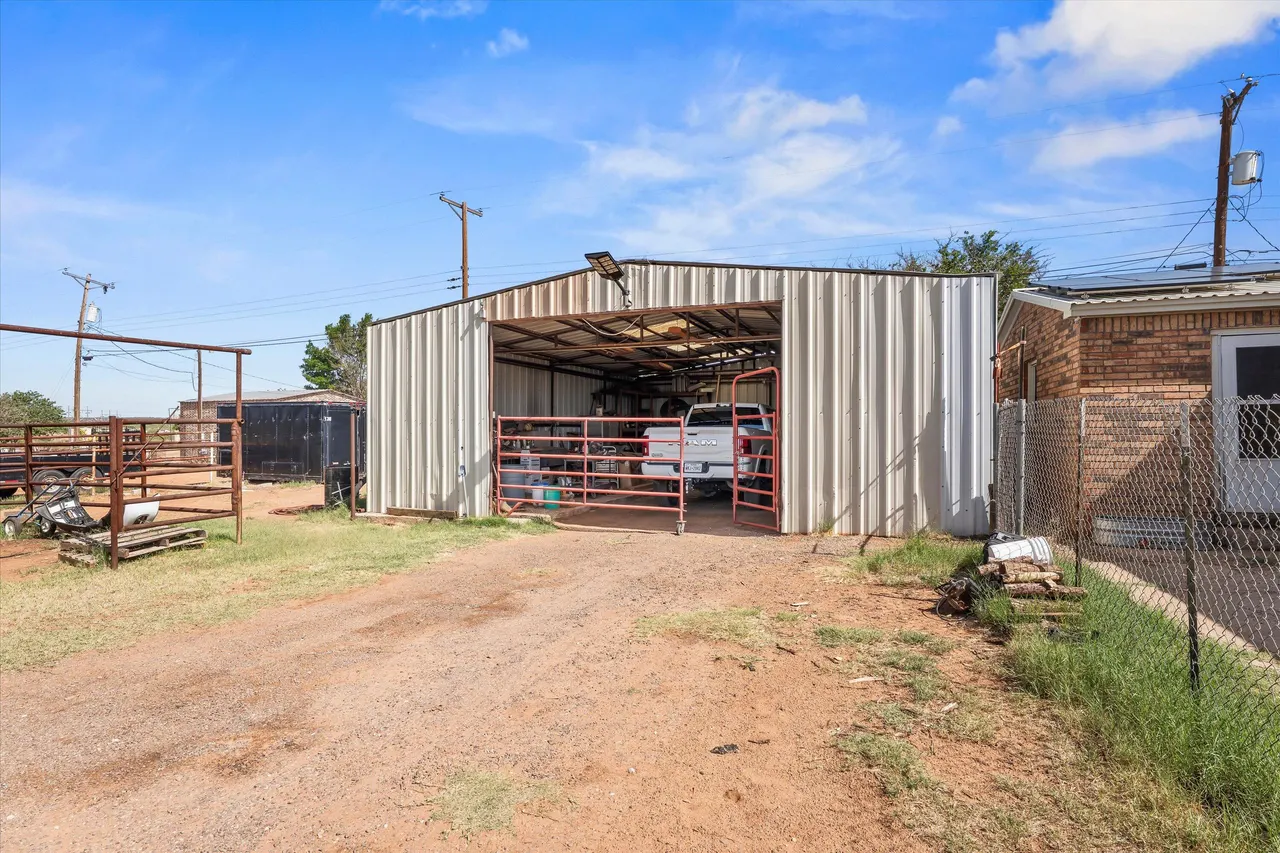 Photo 29 — 611 S Avenue R, Post, TX 79356