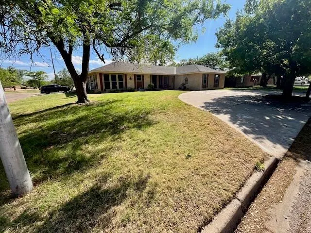 Photo 2 — 3601 Grandview Street, Plainview, TX 79072