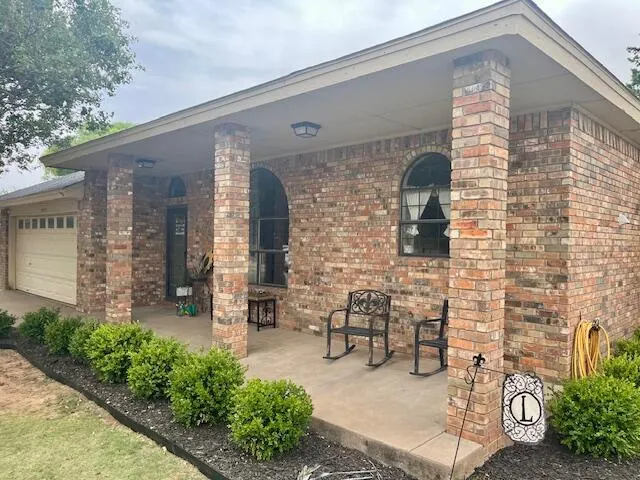 Photo 3 — 1417 Kings, Plainview, TX 79072