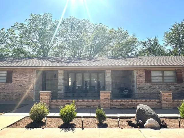 Photo 3 — 1305 Itasca Street, Plainview, TX 79072