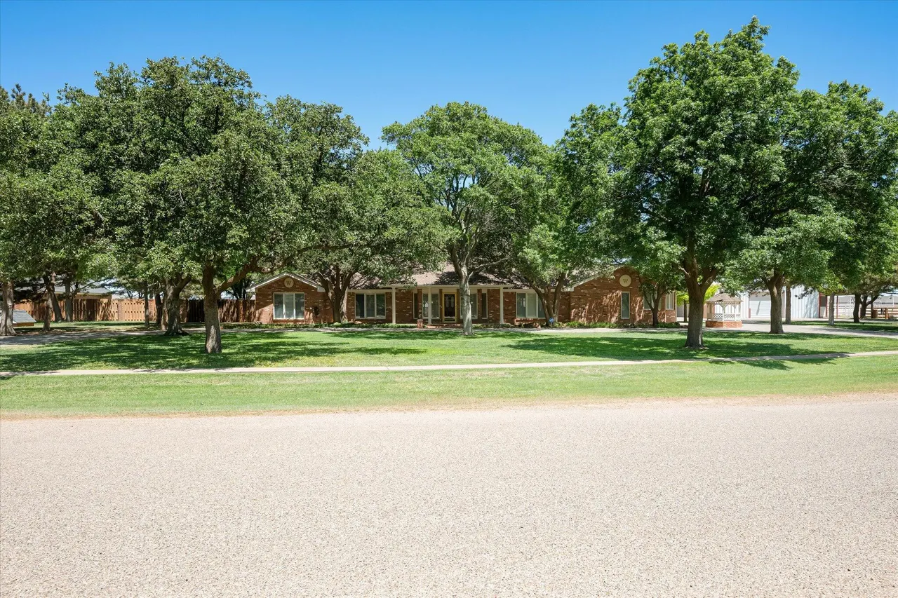Photo 3 — 6810 59th Street, Lubbock, TX 79407