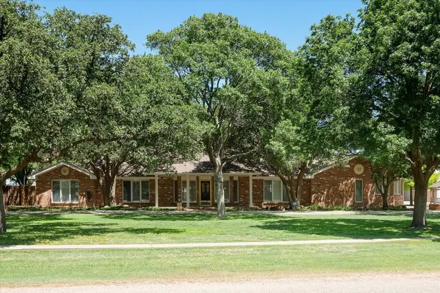 Photo 2 — 6810 59th Street, Lubbock, TX 79407