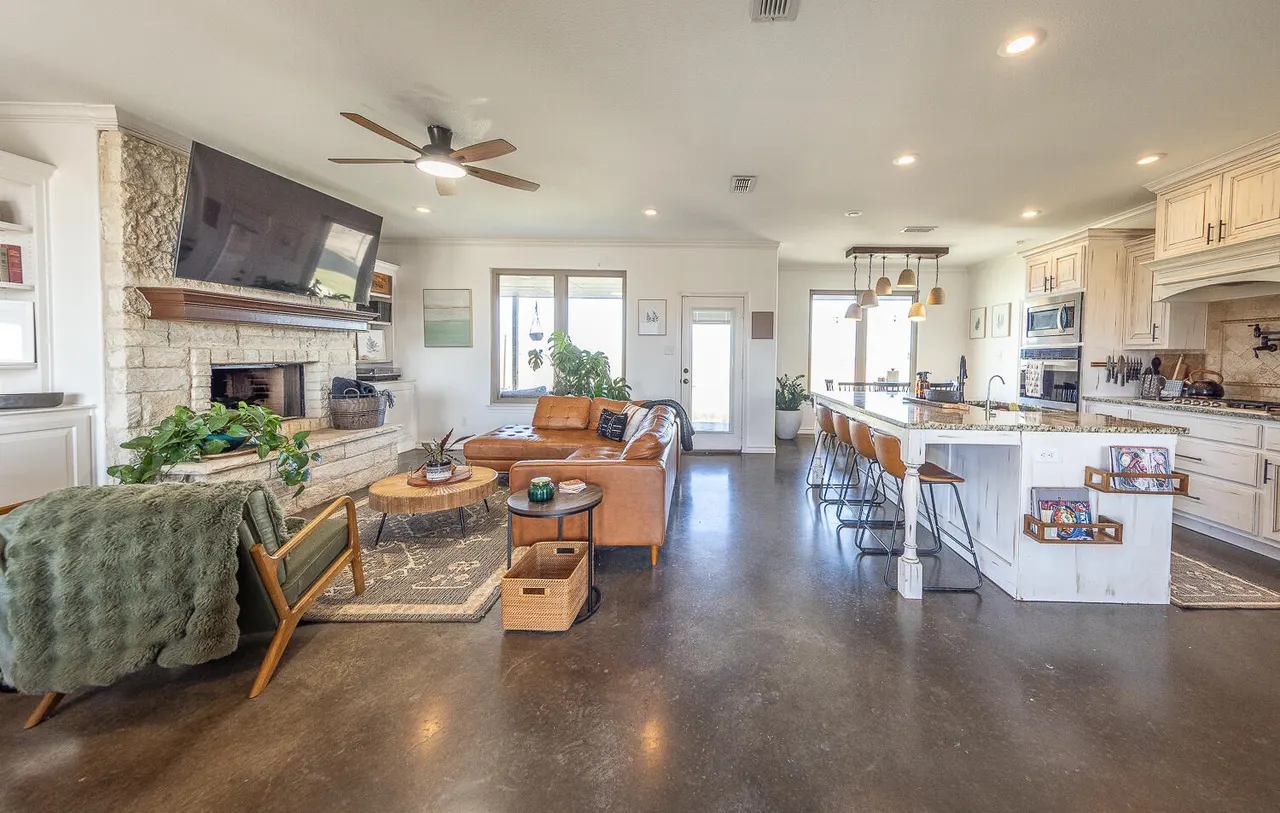 Photo 4 — 7905 E County Road 5500, Idalou, TX 79329