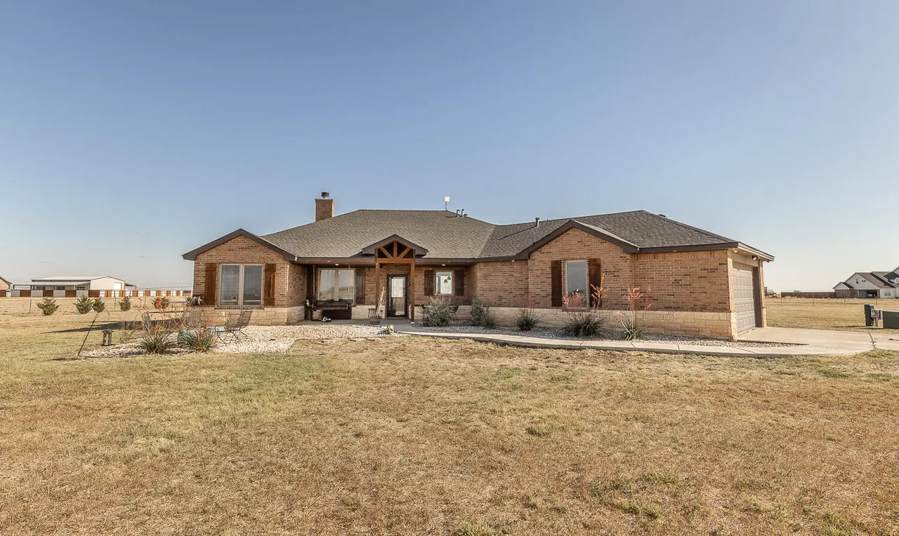 Front exterior — 7905 E County Road 5500, Idalou, TX 79329