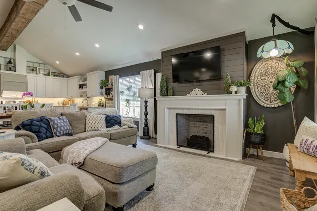 Photo 6 — 610 Walnut Street, Idalou, TX 79329