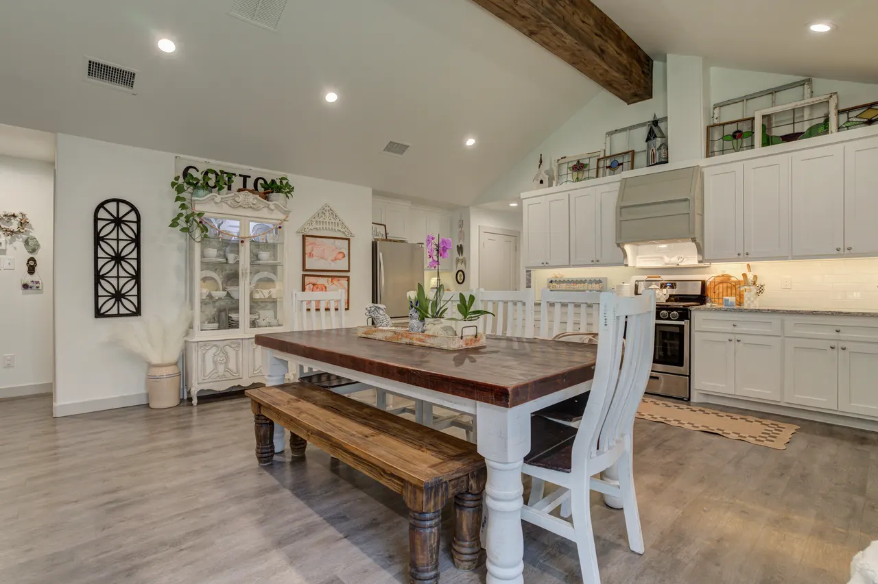 Photo 8 — 610 Walnut Street, Idalou, TX 79329