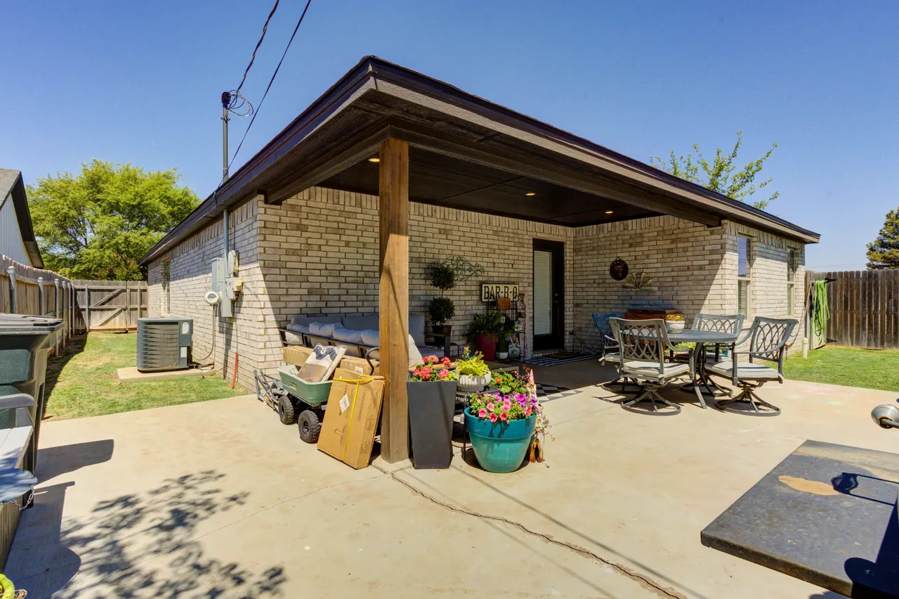 Photo 38 — 610 Walnut Street, Idalou, TX 79329