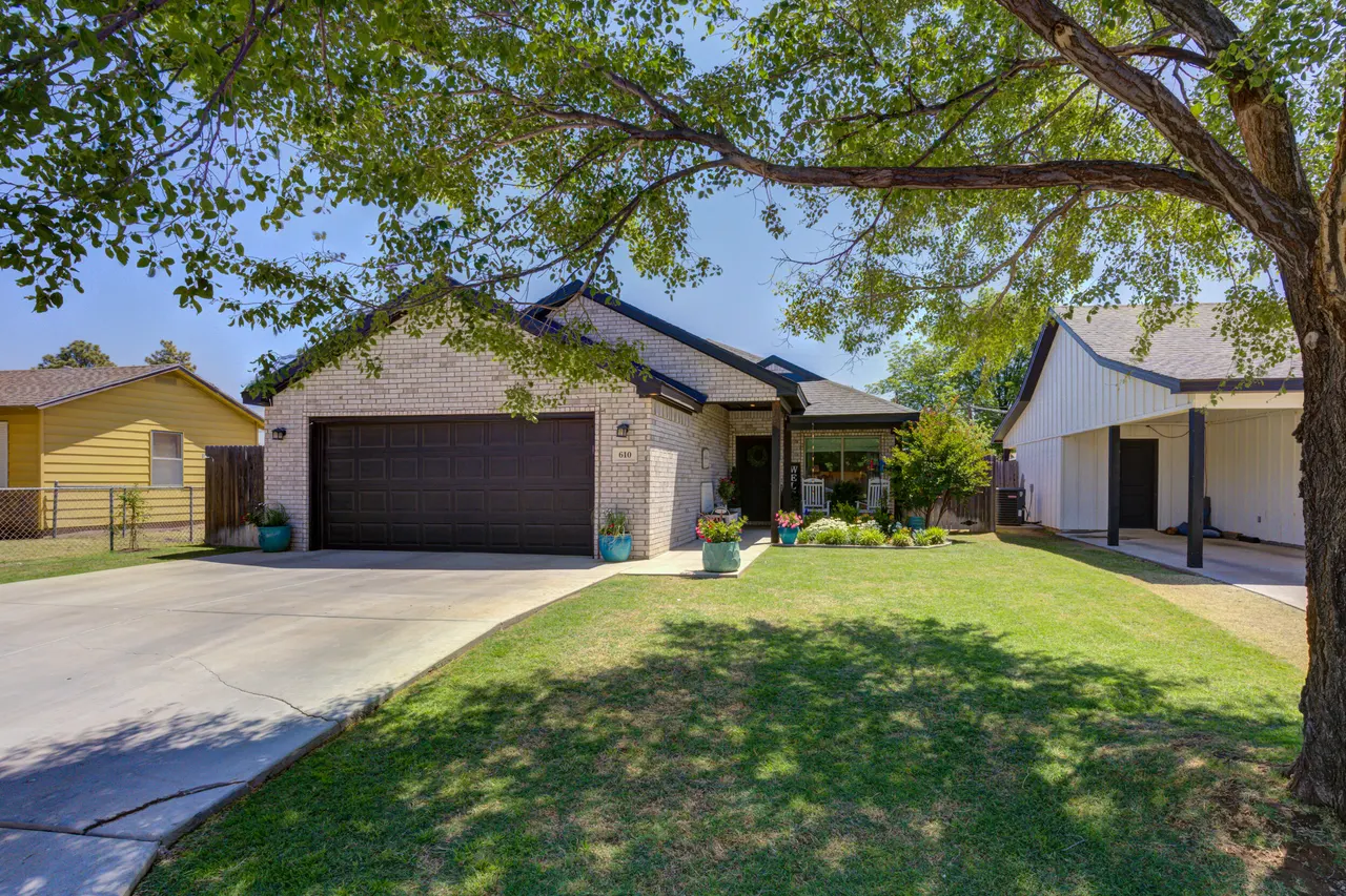 Front exterior — 610 Walnut Street, Idalou, TX 79329