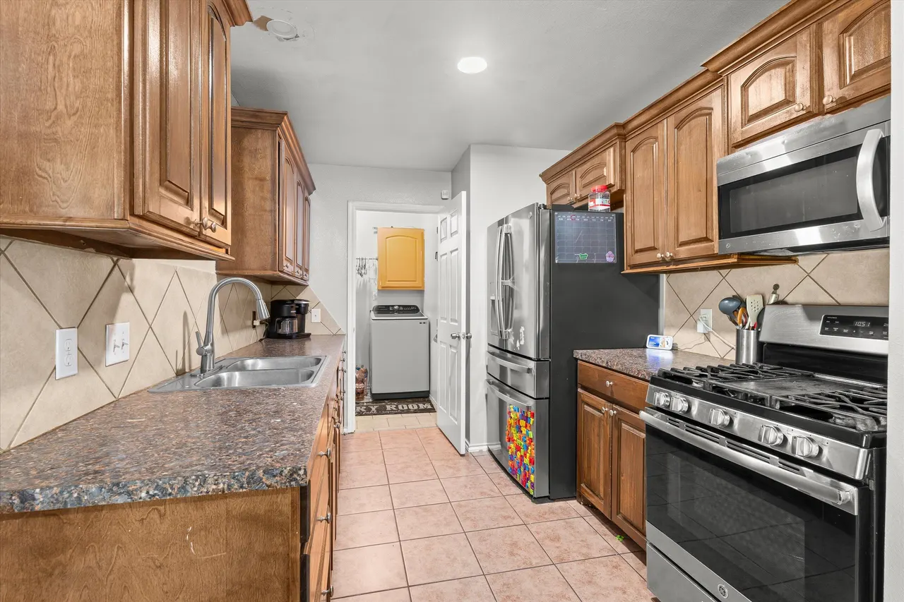 Photo 7 — 104 2nd Street, Plains, TX 79355
