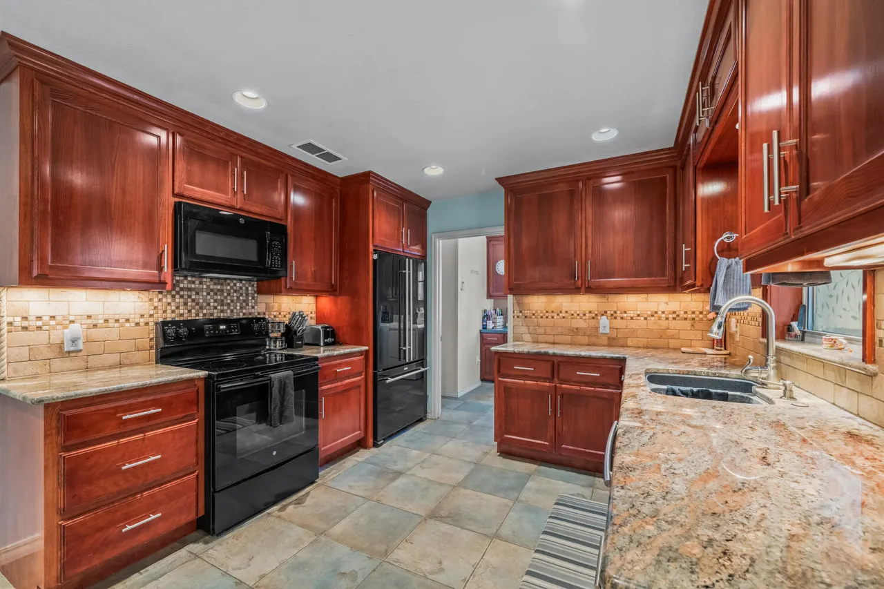 Photo 17 — 3316 37th Street, Lubbock, TX 79413