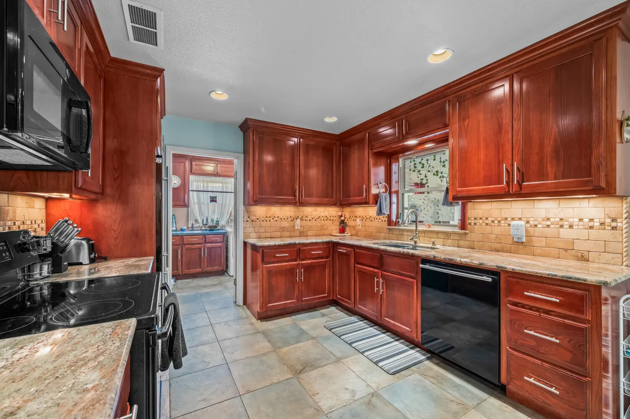 Photo 18 — 3316 37th Street, Lubbock, TX 79413