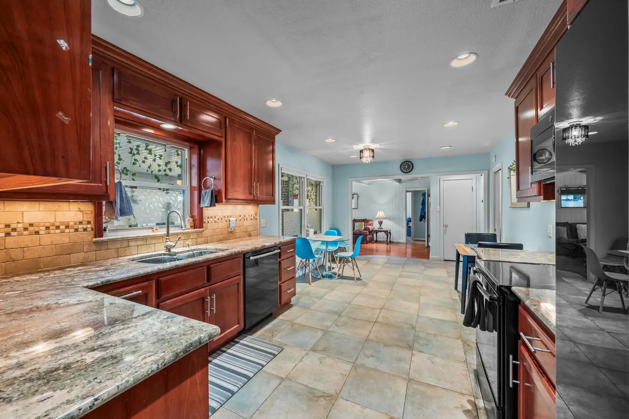 Photo 19 — 3316 37th Street, Lubbock, TX 79413