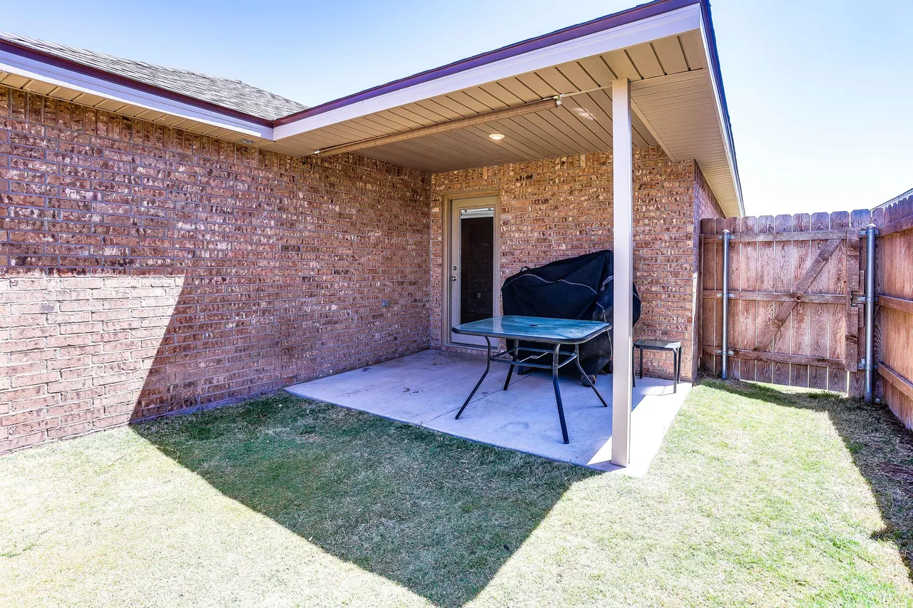 Photo 16 — 3718 Norwich Avenue, Lubbock, TX 79407