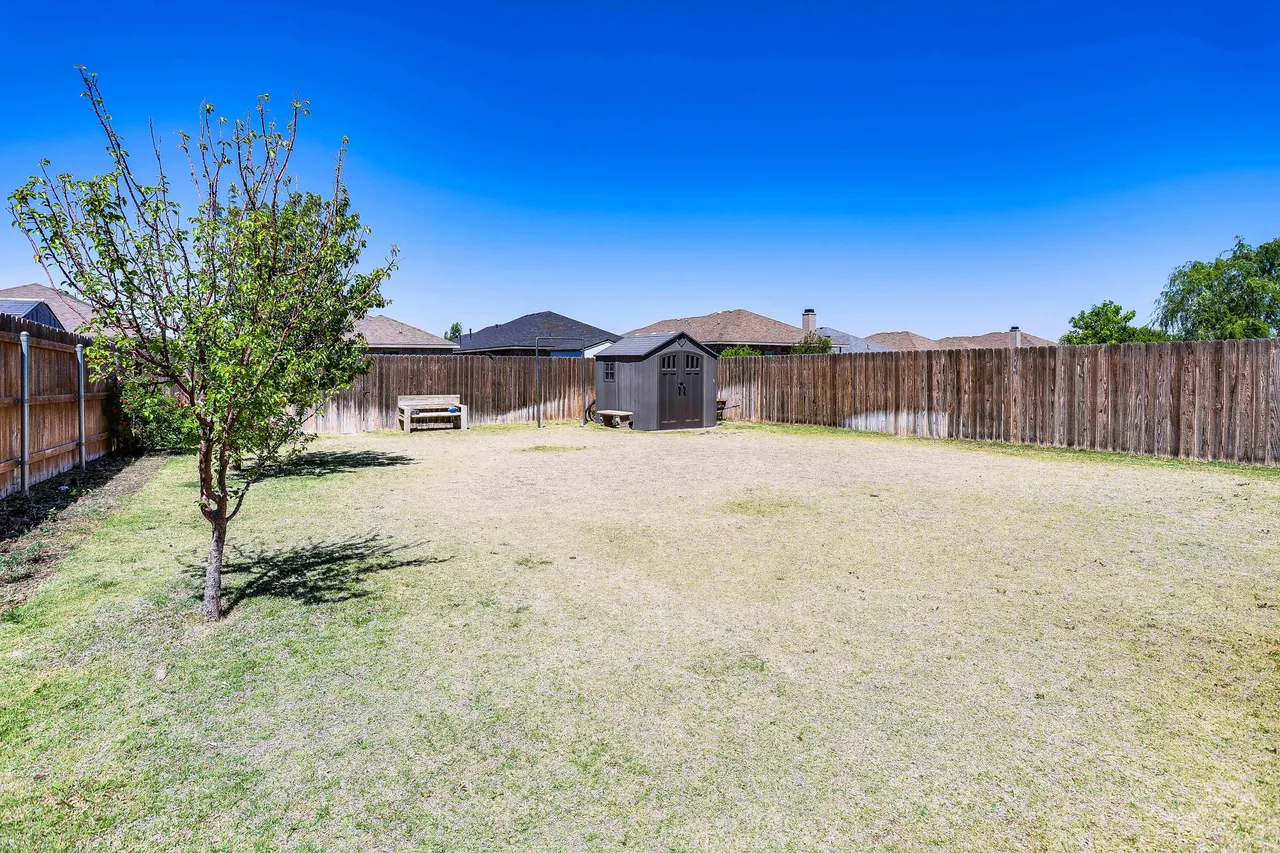 Photo 18 — 3718 Norwich Avenue, Lubbock, TX 79407