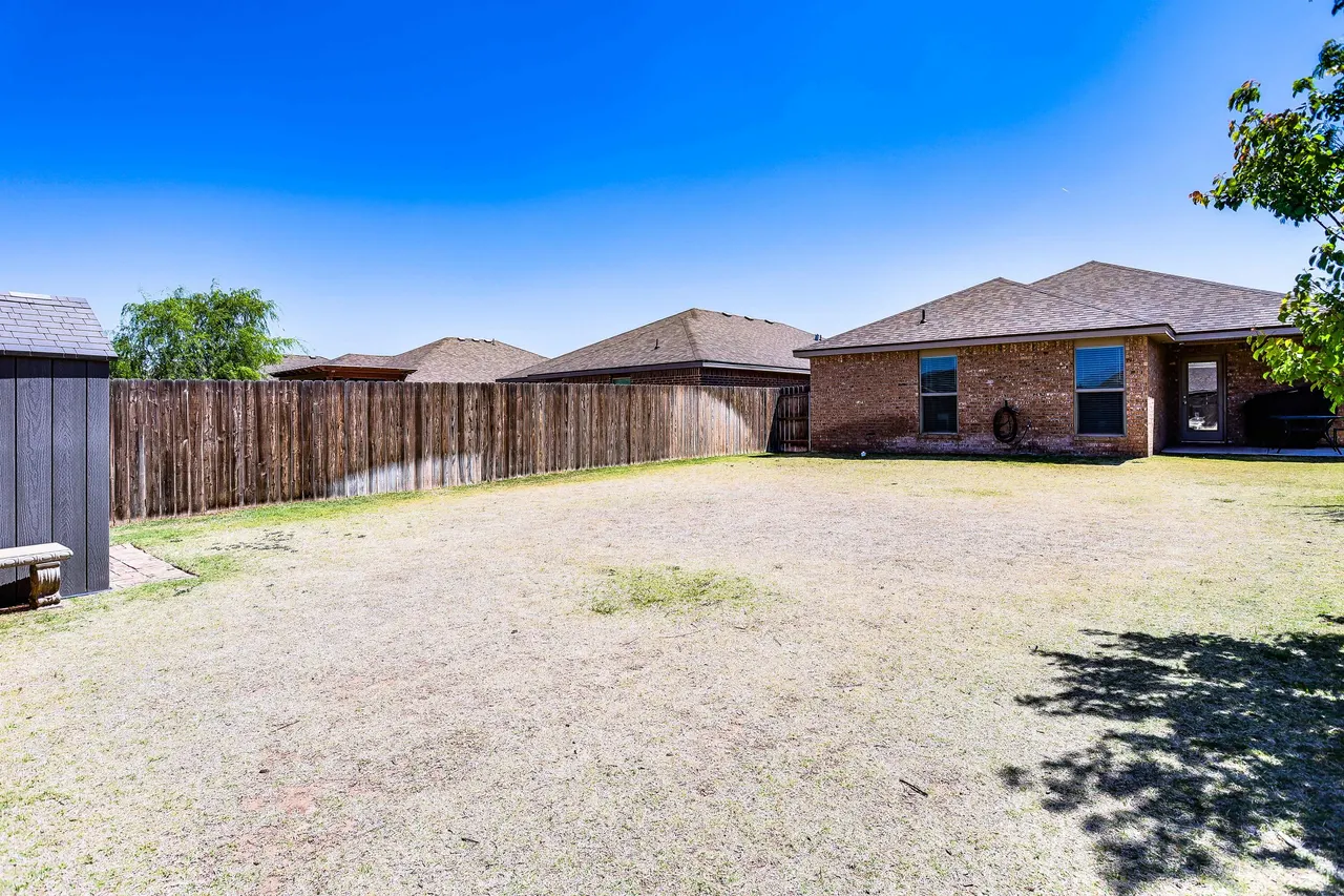Photo 17 — 3718 Norwich Avenue, Lubbock, TX 79407