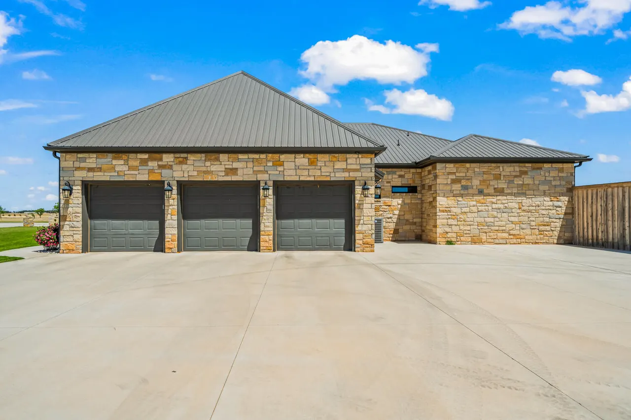 Photo 14 — 8216 E County Road 6100, Idalou, TX 79329