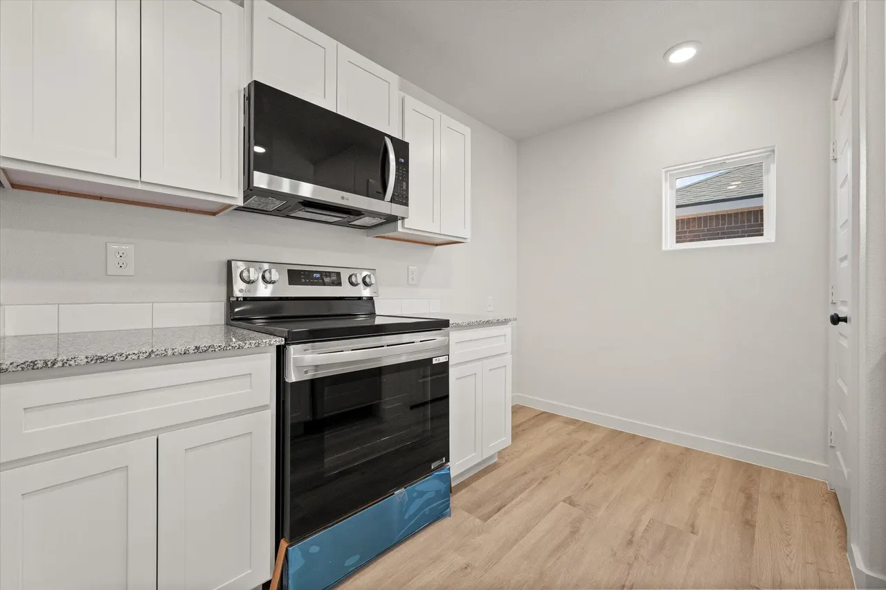 Photo 11 — 7423 64th Street, Lubbock, TX 79407