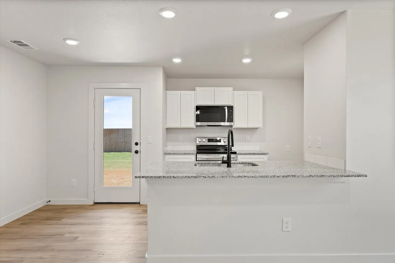 Photo 8 — 7423 64th Street, Lubbock, TX 79407