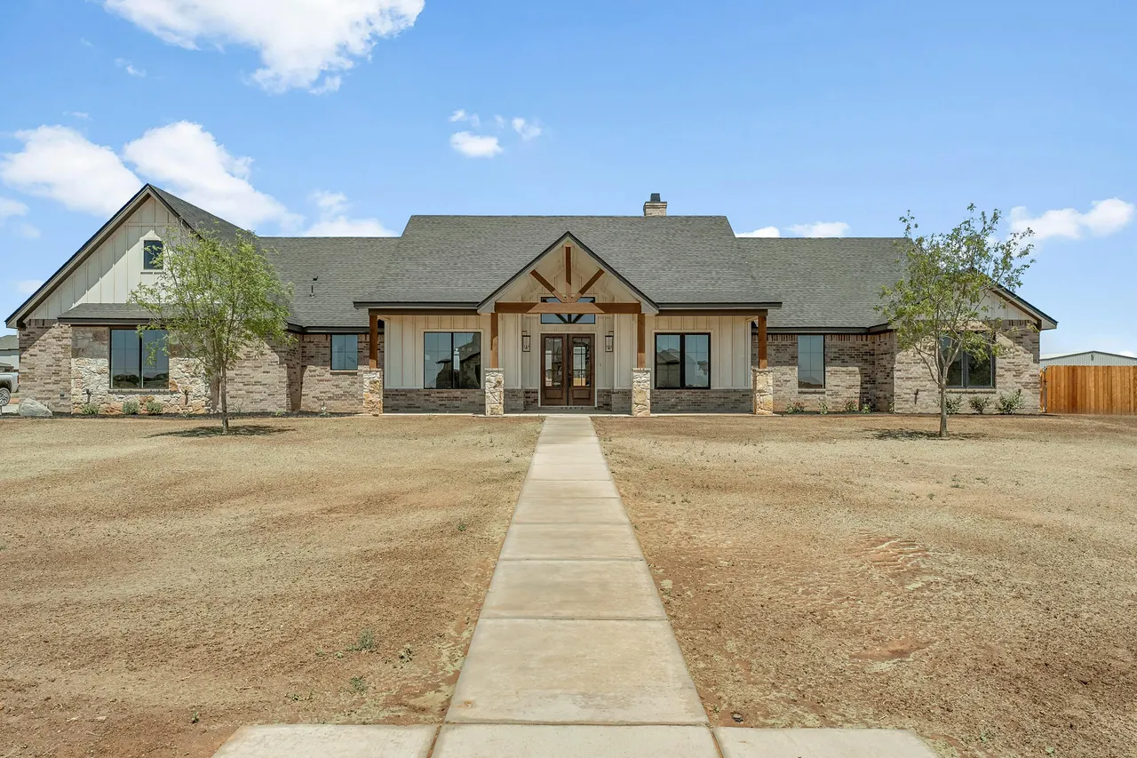 Photo 2 — 1204 County Rd 7715, Lubbock, TX 79423