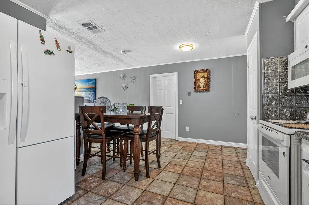 Photo 7 — 4818 52nd  Street, Lubbock, TX 79414