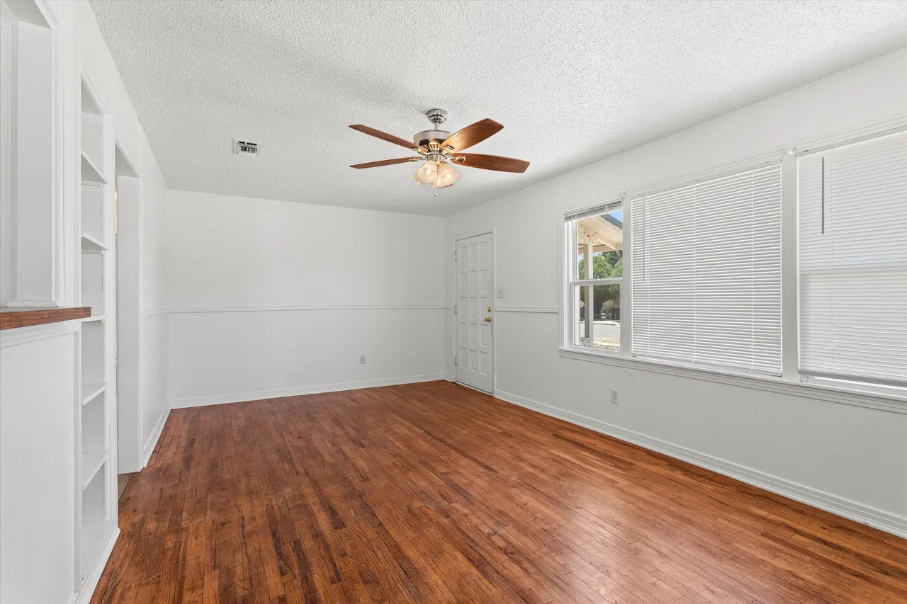 Photo 7 — 211 16th Street, Levelland, TX 79336