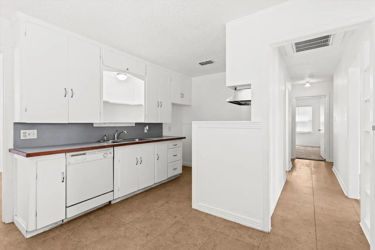 Photo 8 — 211 16th Street, Levelland, TX 79336