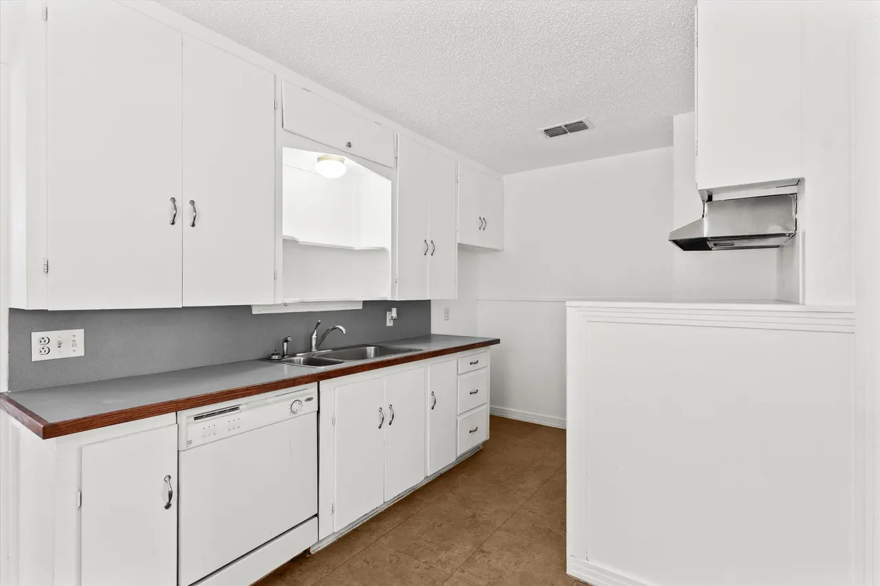 Photo 9 — 211 16th Street, Levelland, TX 79336