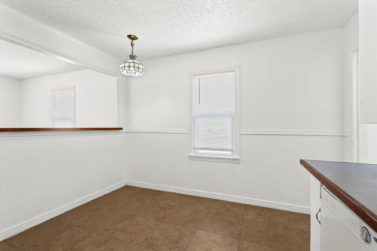 Photo 11 — 211 16th Street, Levelland, TX 79336