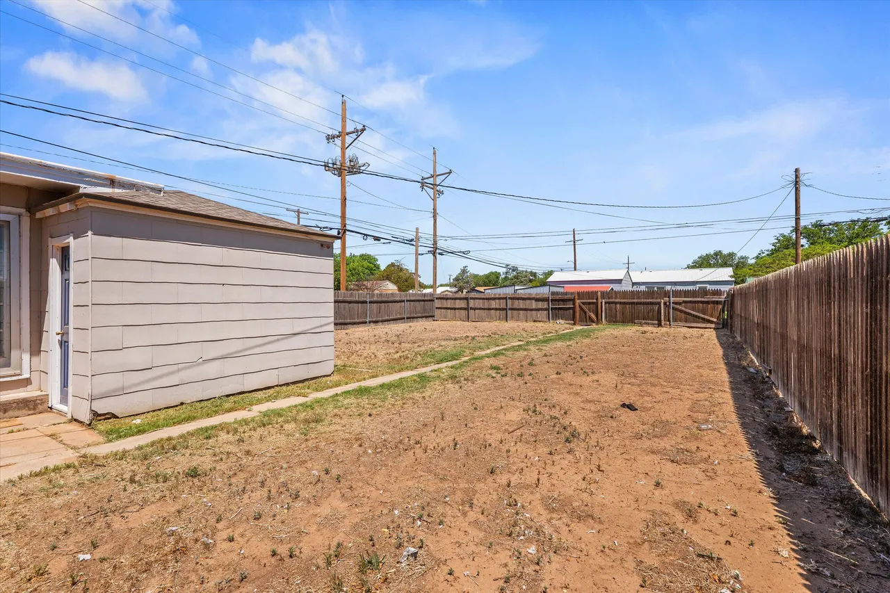Photo 20 — 211 16th Street, Levelland, TX 79336