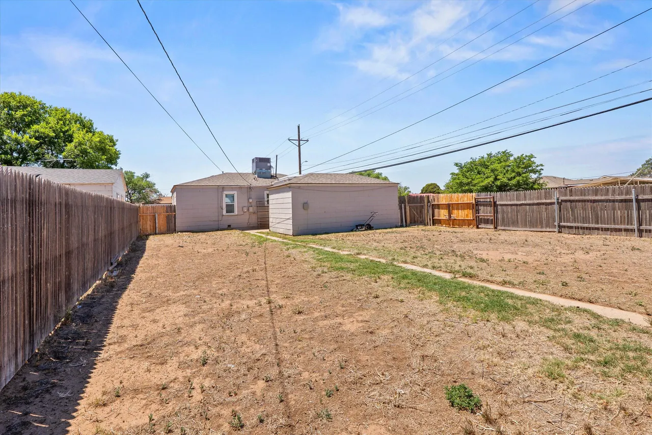 Photo 21 — 211 16th Street, Levelland, TX 79336
