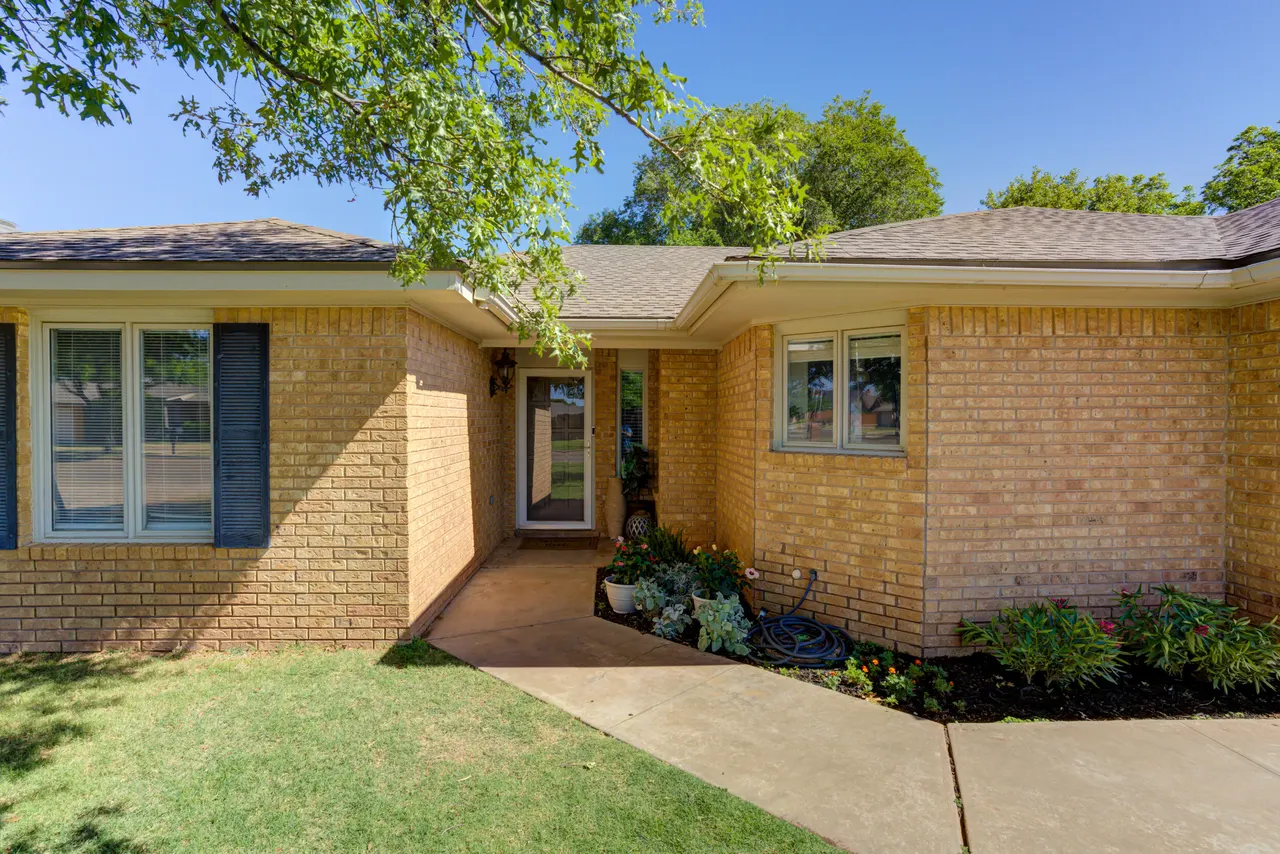 Photo 2 — 3712 103rd Street, Lubbock, TX 79423