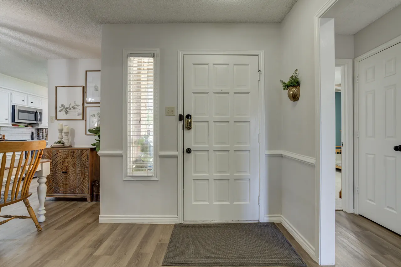 Photo 3 — 3712 103rd Street, Lubbock, TX 79423