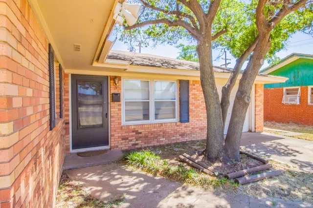Photo 3 — 4937 7th Street, Lubbock, TX 79416