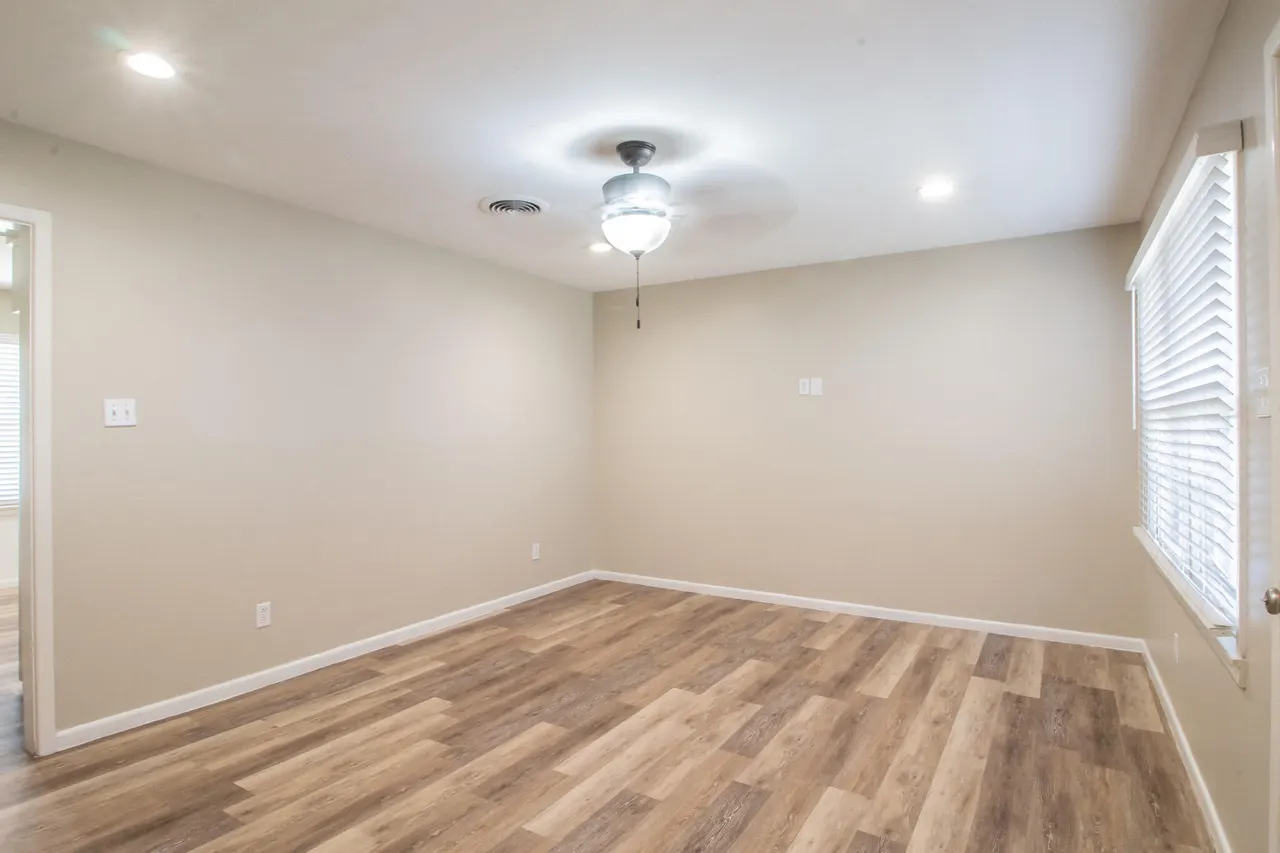 Photo 5 — 4937 7th Street, Lubbock, TX 79416