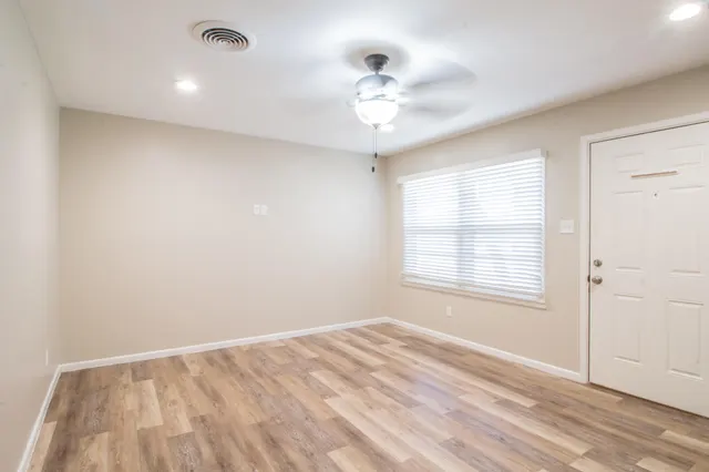 Photo 8 — 4937 7th Street, Lubbock, TX 79416