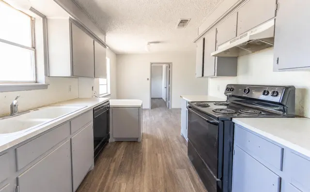 Photo 7 — 845 9th Street, Wolfforth, TX 79382