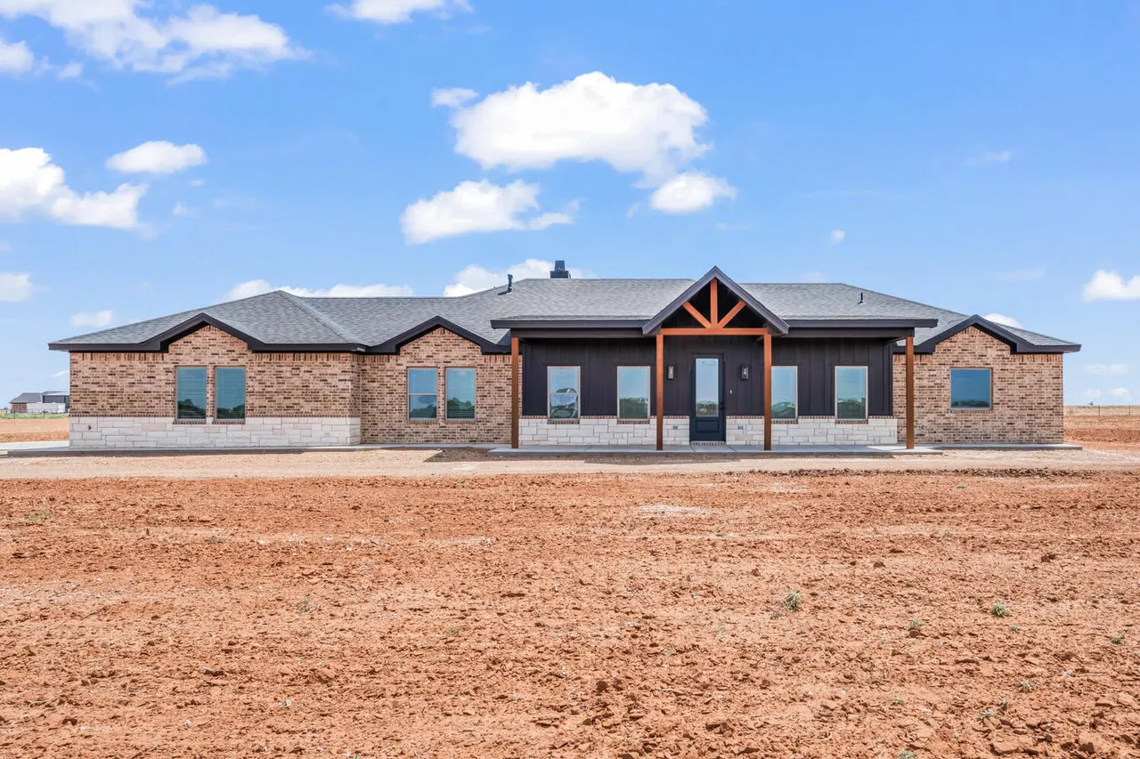 Front exterior — 8005 County Road 6100, Shallowater, TX 79363