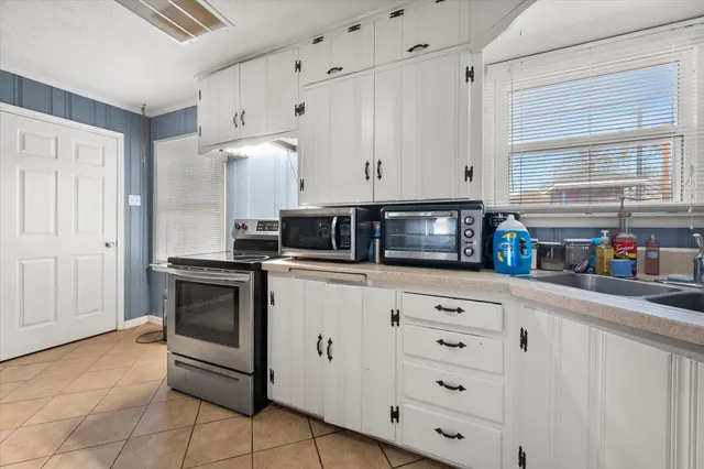 Photo 6 — 5006 42nd Street, Lubbock, TX 79414
