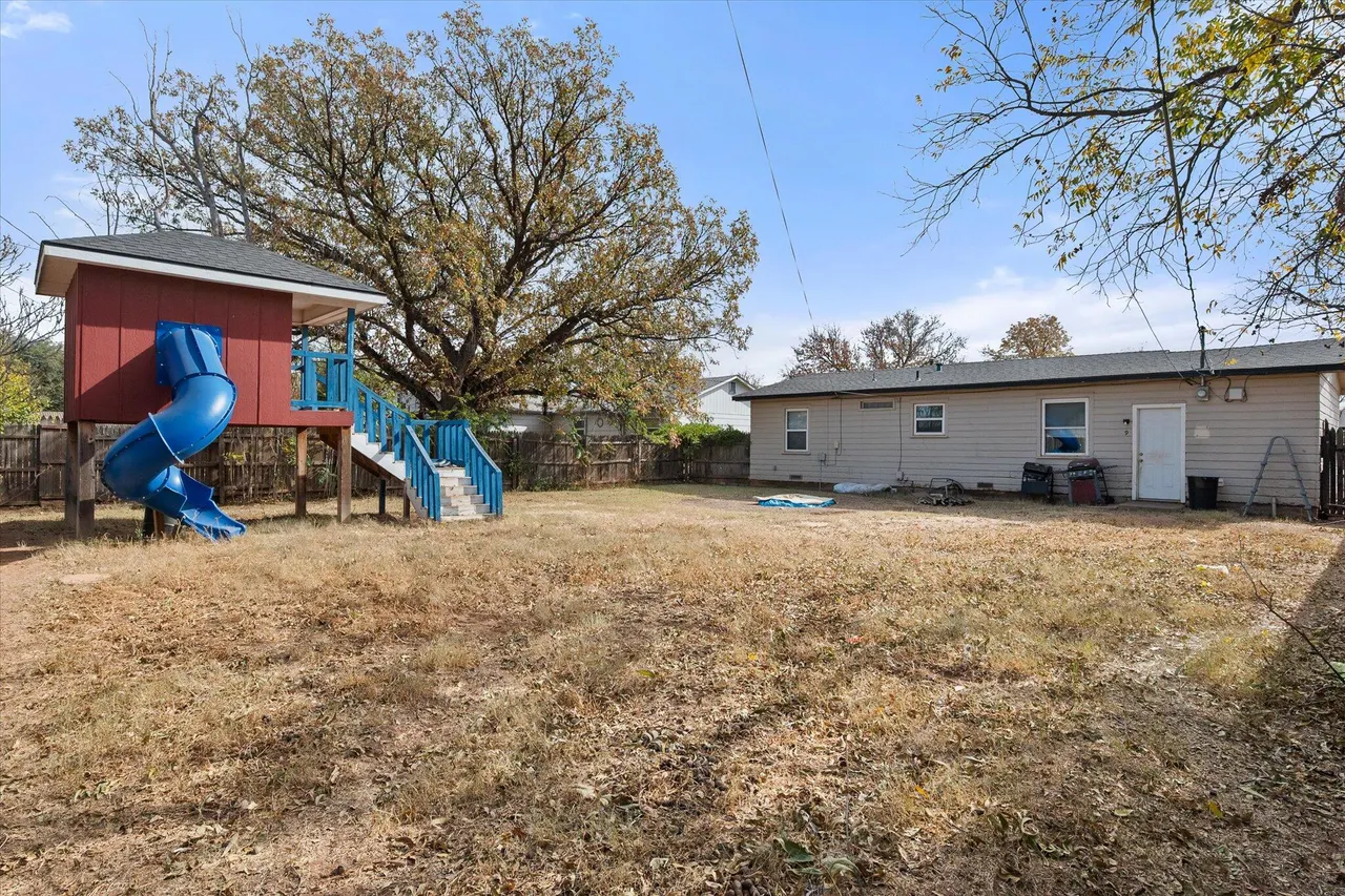 Photo 16 — 5006 42nd Street, Lubbock, TX 79414