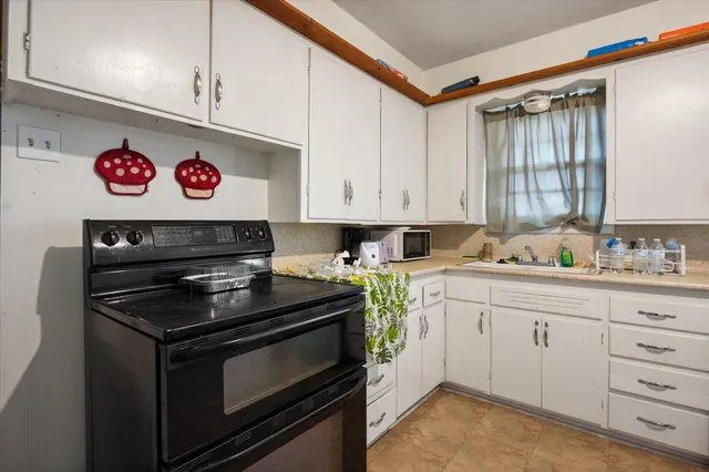 Photo 7 — 2013 58th Street, Lubbock, TX 79412