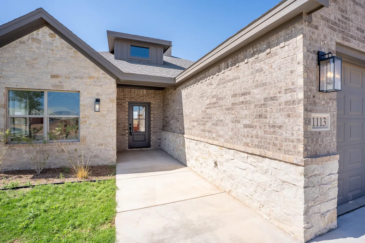 Photo 2 — 1113 N 6th Street, Wolfforth, TX 79382